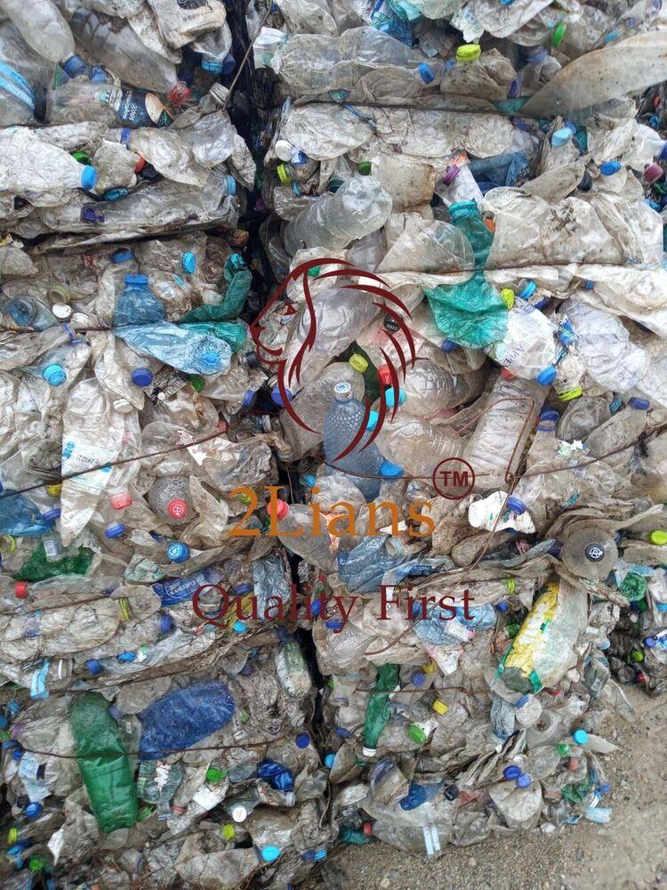 Mixed-colour PET bottles available according to customer requirements.